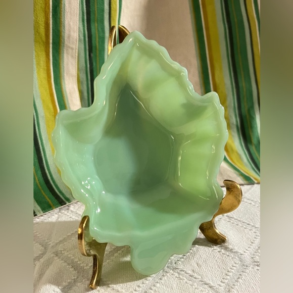 VTG Fire-King Jadeite Maple Leaf Dish Anchor Hocking Mint 6.5" - Picture 2 of 8